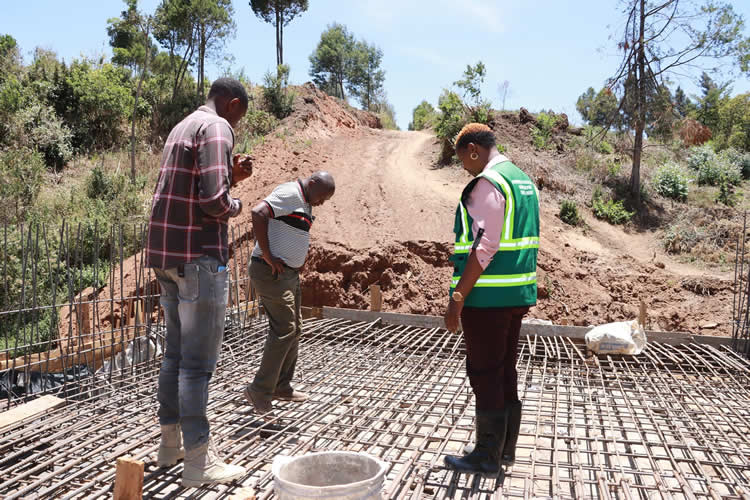 Inspection of the newly-opened Munyeki Dispensary Road in Karau Ward 2