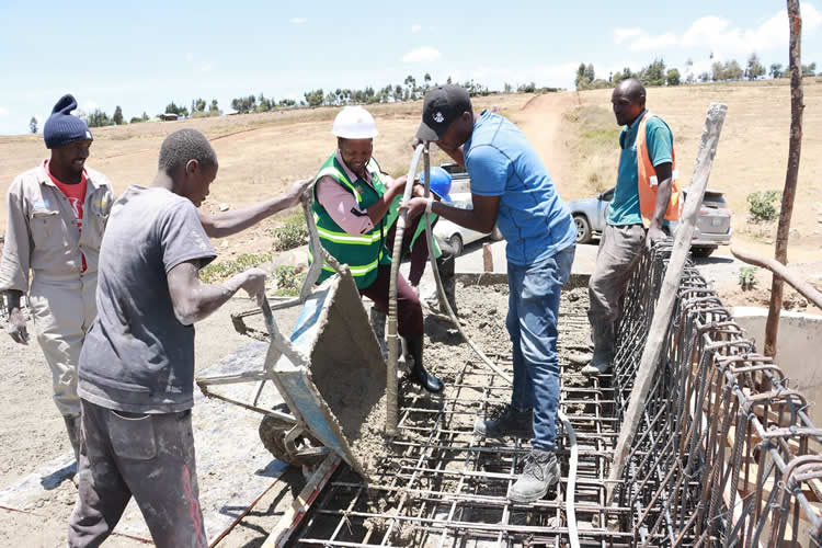 Inspection of the newly-opened Munyeki Dispensary Road in Karau Ward 8